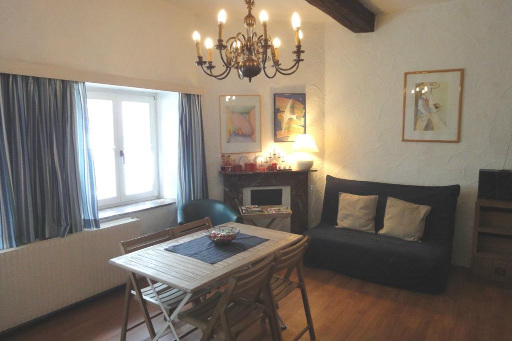 Le Studio De Christine Apartment Дюрби Екстериор снимка